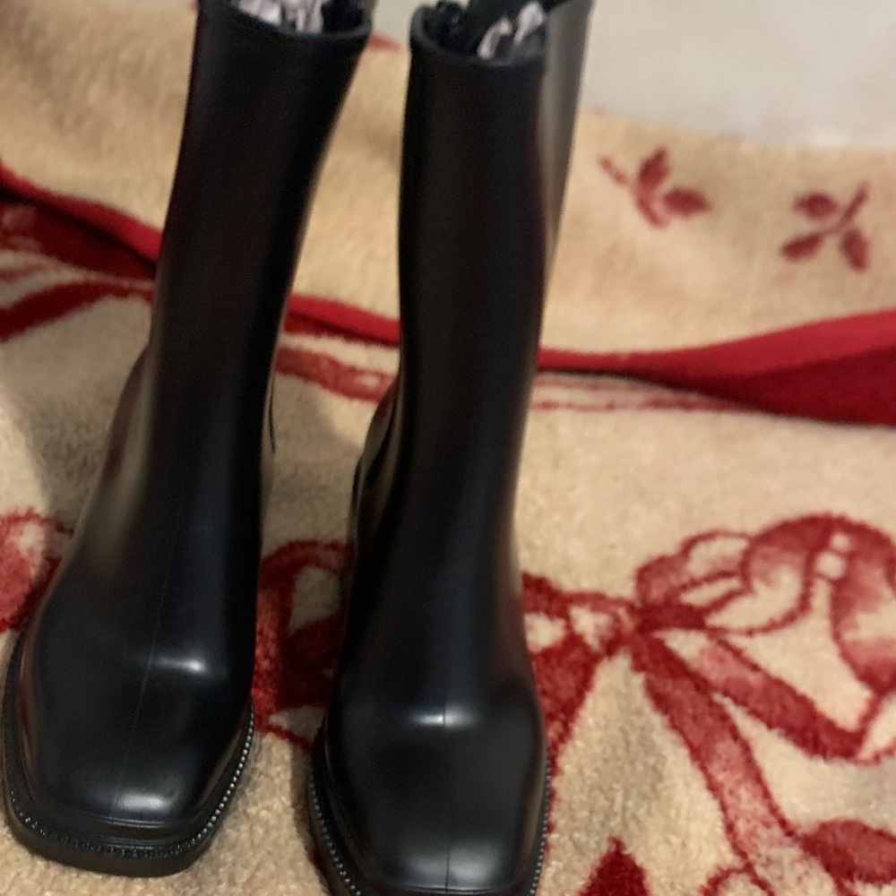 NWOT INC International Concepts Black Heeled Everett Rain and Boots